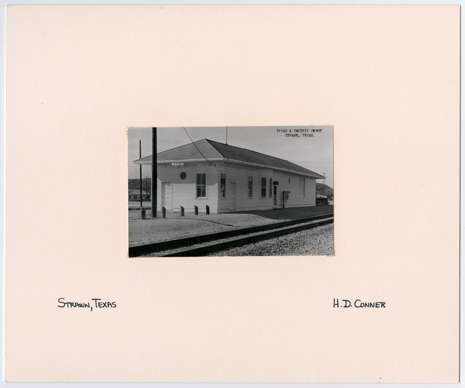 Images of Texas & Pacific Stations and Structures in  Strawn, TX