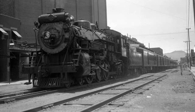 4-6-2 703 The Texas Ranger leaving El Paso Texas - 28 July 1939