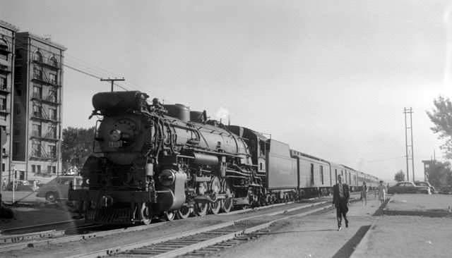 4-8-2 900 The Sunshine Special near El Paso Texas - 24 September 1947