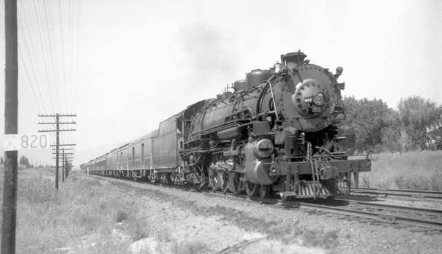 4-8-2 907 The Southerner near Texarkana Texas - 23 September 1947