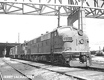 F-7A 931 & GP18 533<BR>Race Street Yard - New Orleans LA<BR>March 1967