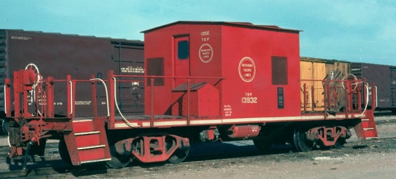 13932 Caboose