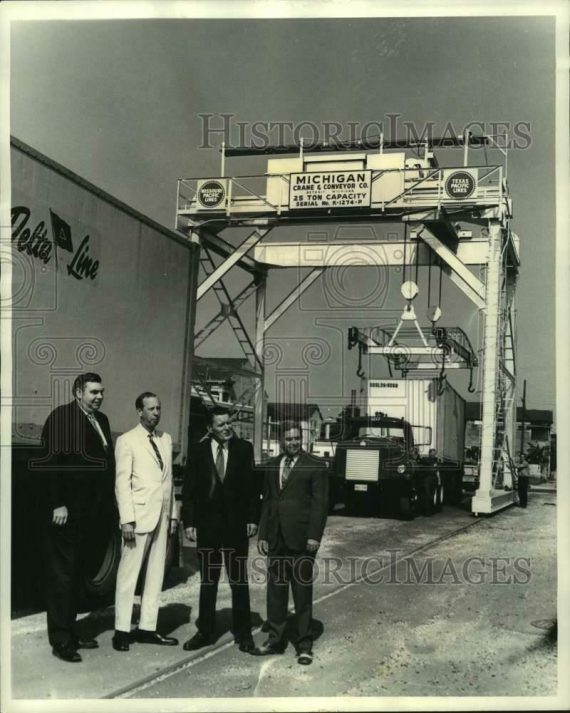 1972 Press Photo Missouri Pacific-Texas & Pacific announce new crane facility