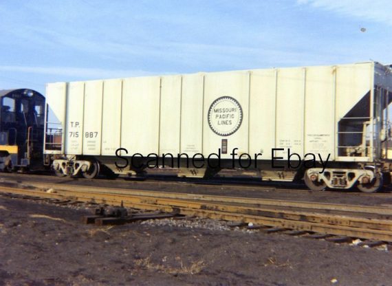 Covered Hopper #715887