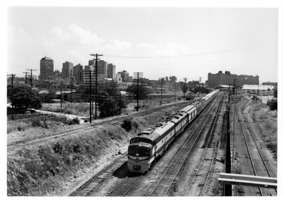 "The Texas Eagle" leaving Fort Worth