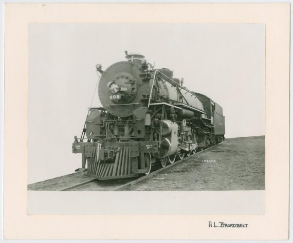 Train Engine #909 and Car