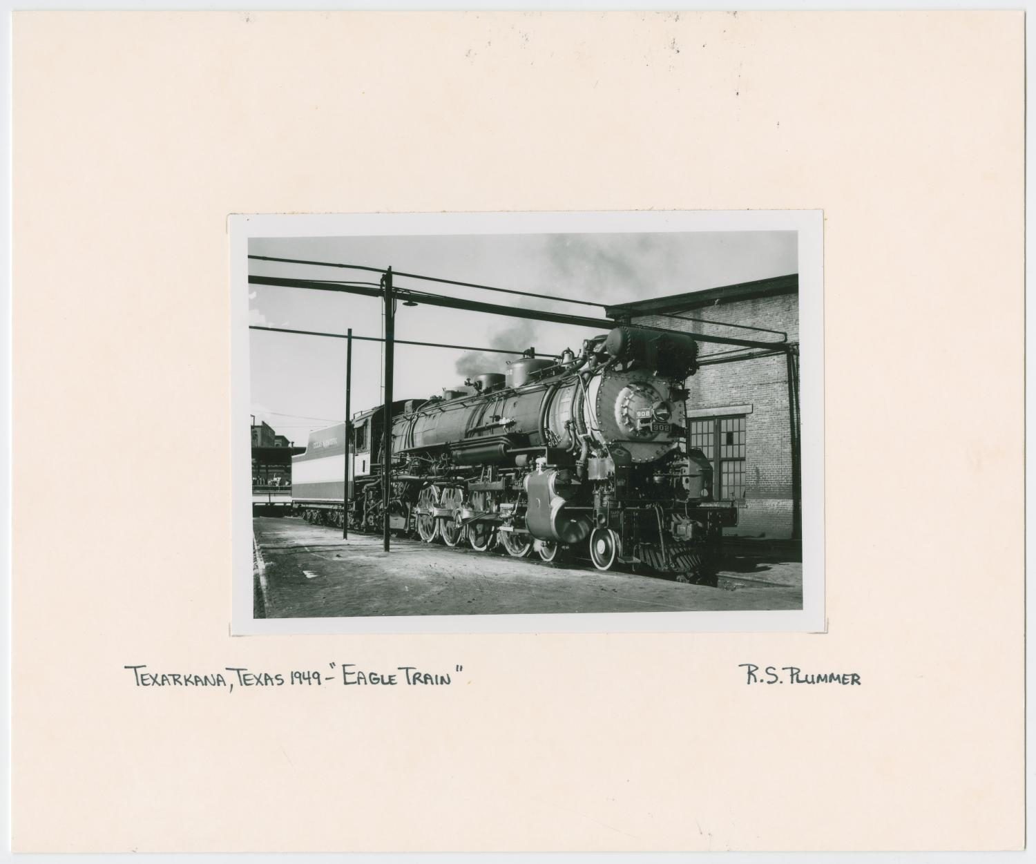 Train Engine #902 and Car - Texarkana, Texas