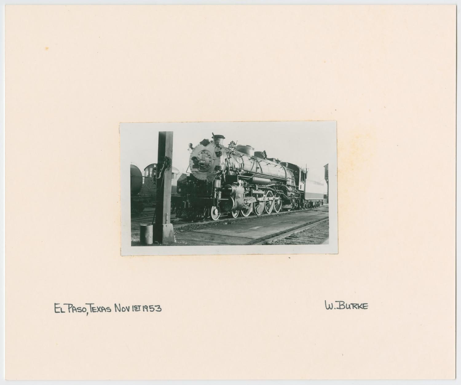 Train Engine #907 and Car