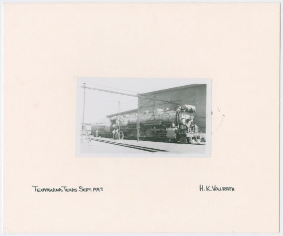 Train Engine #903 and Car - Texarkana, Texas