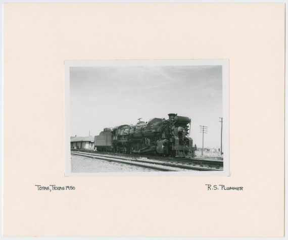 Train Engine #662 and Car