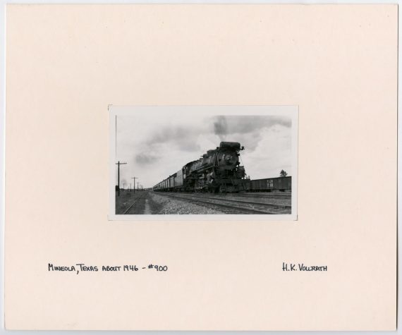 T&P Train #900 in Mineola, Texas