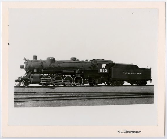 Side Shot of T&P Train #810
