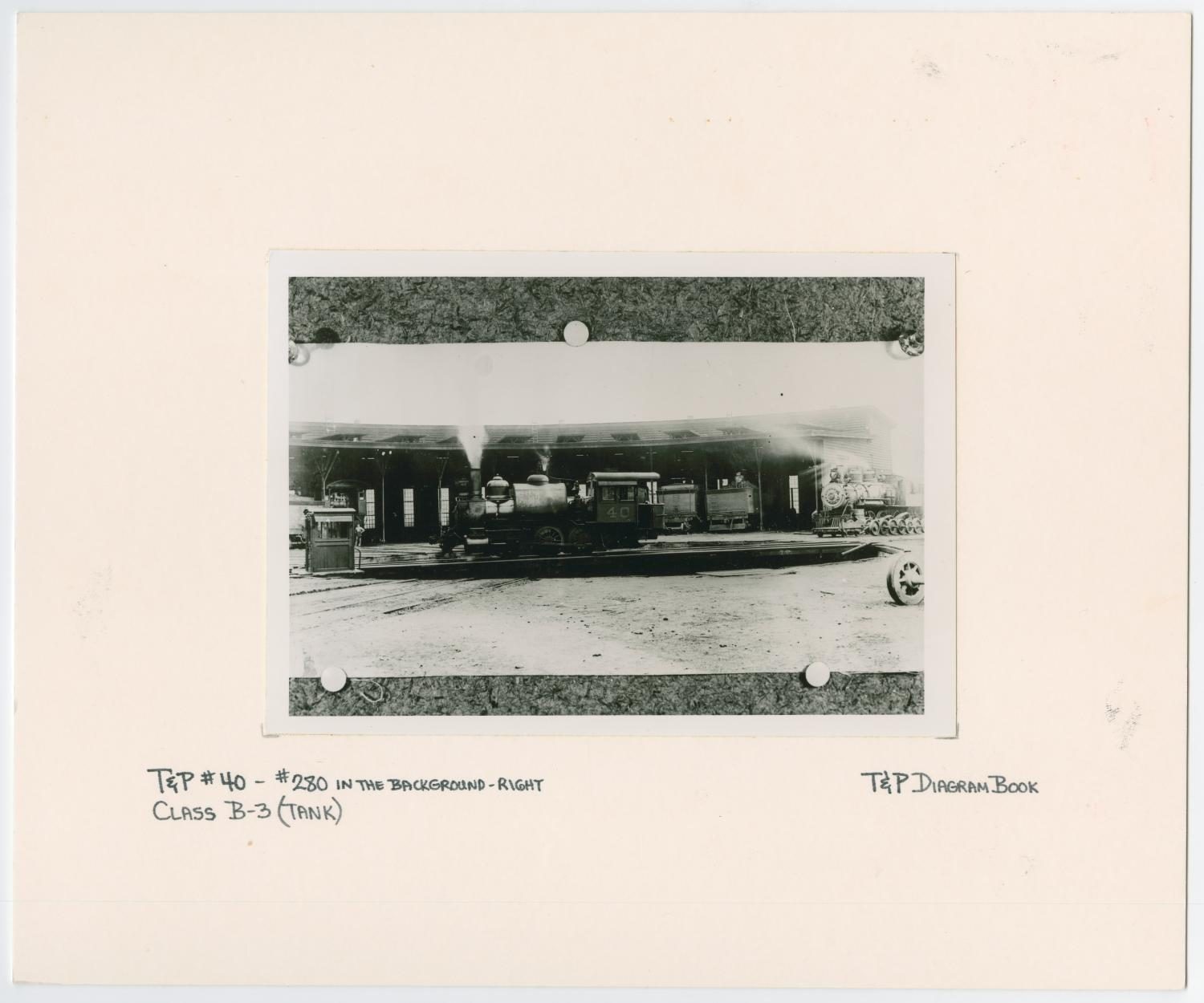 T&P Train #40 at a Roundhouse #2