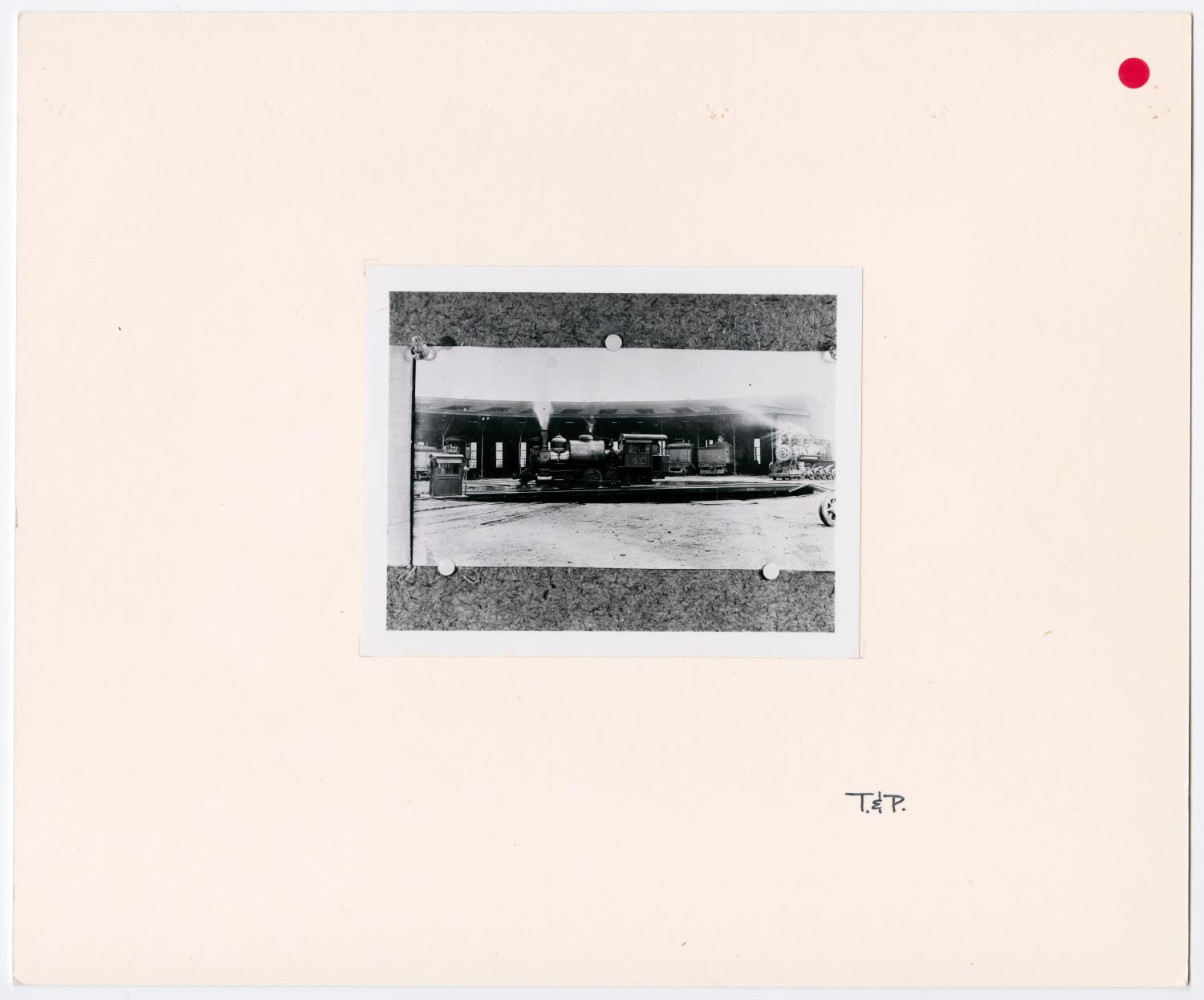 T&P Train #40 at a Roundhouse